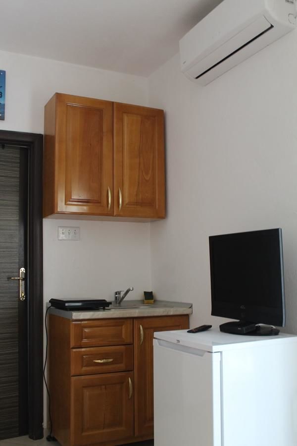Апартаменты Apartmani LENA Добра-Вода-11