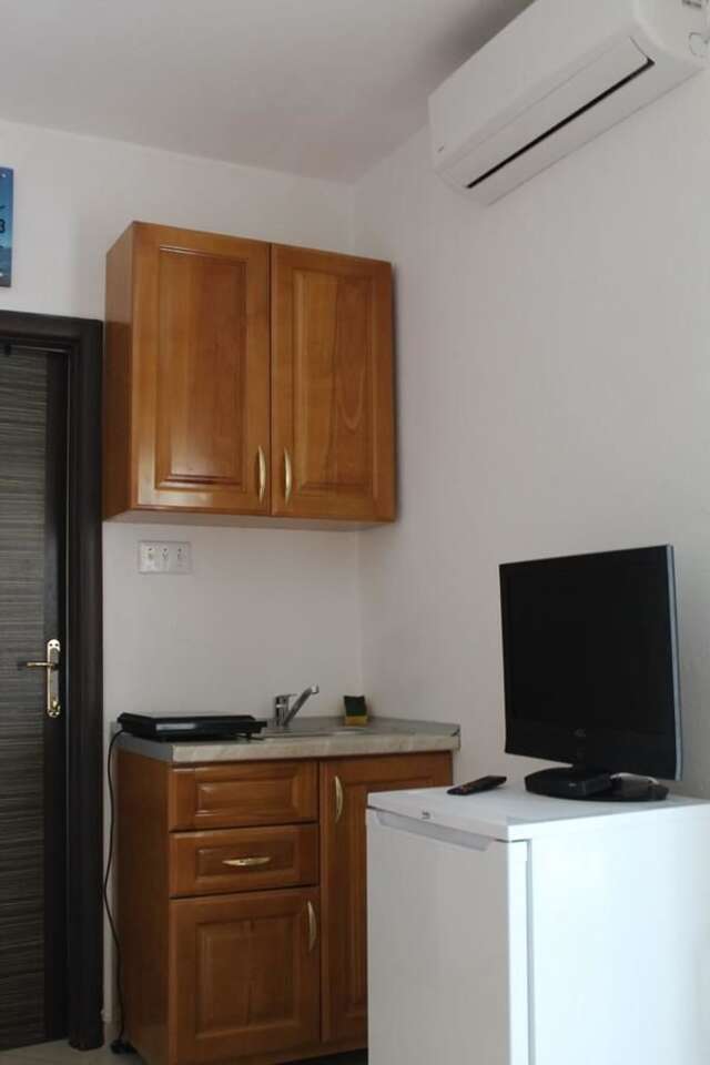 Апартаменты Apartmani LENA Добра-Вода-10